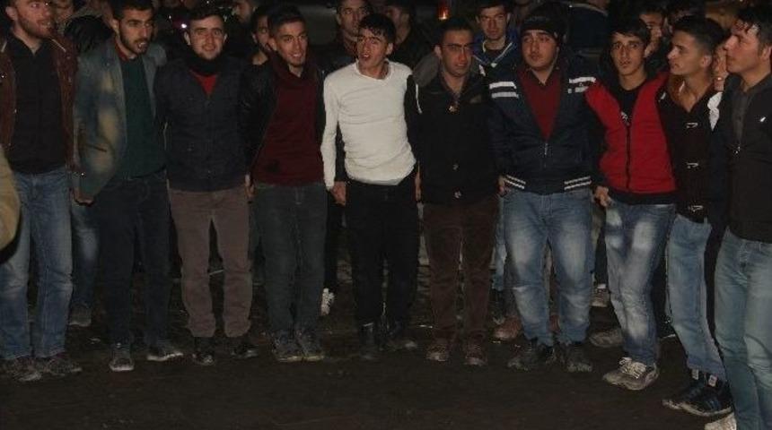 Hakkari&rsquo;de Kobani Kutlaması