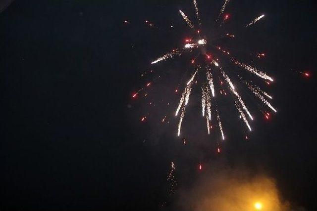 Hakkari&rsquo;de Kobani Kutlaması 3