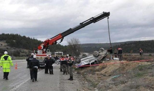 Hafızların Içinde Bulunduğu Minibüs Kaza Yaptı: 2 Ölü, 4 Yaralı