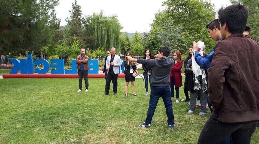 Gen&ccedil;des Projesiyle Gen&ccedil;ler Tarihi Gezerek &Ouml;ğreniyor