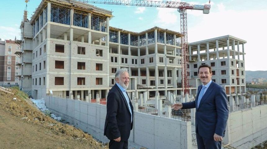 Başkan Tok, Yeni Belediye Hizmet Binasındaki &Ccedil;alışmaları İnceledi