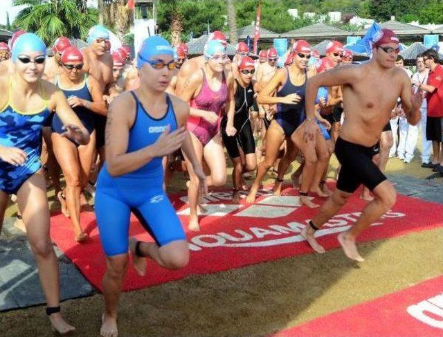 Yüzücüler, Maratonda Dayanıklılıklarını Gösterdi