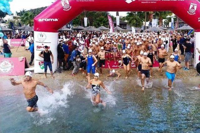 Yüzücüler, Maratonda Dayanıklılıklarını Gösterdi