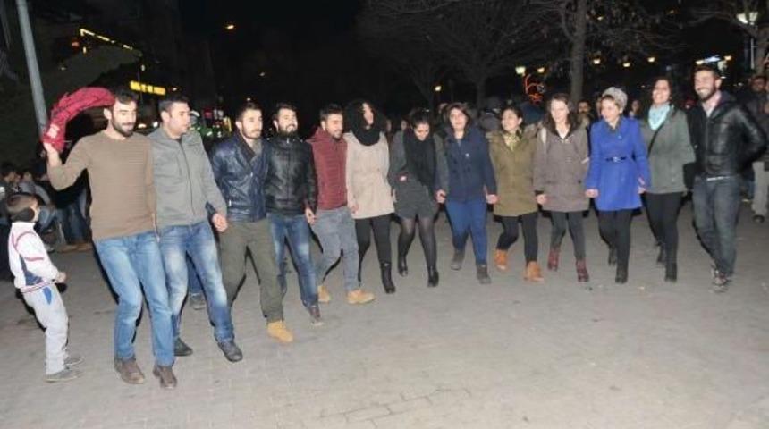 Eskişehir'de Halaylı,havai Fişekli Kobani Kutlaması