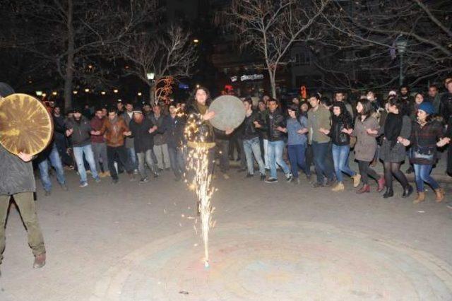 Eskişehir'de Halaylı,havai Fişekli Kobani Kutlaması