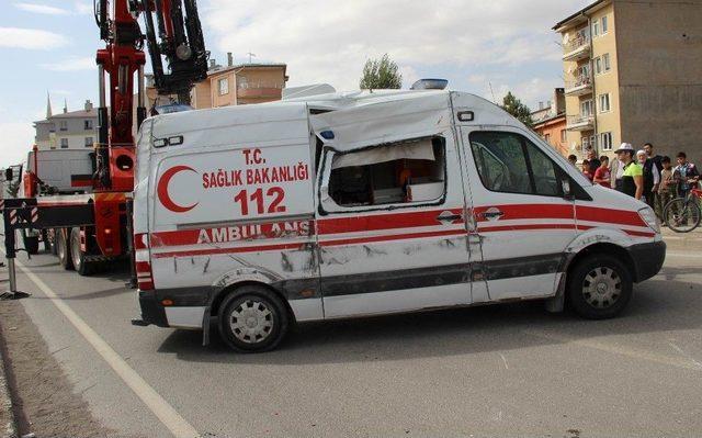 Genç Sağlık Görevlisi Kazada Hayatını Kaybetti 1