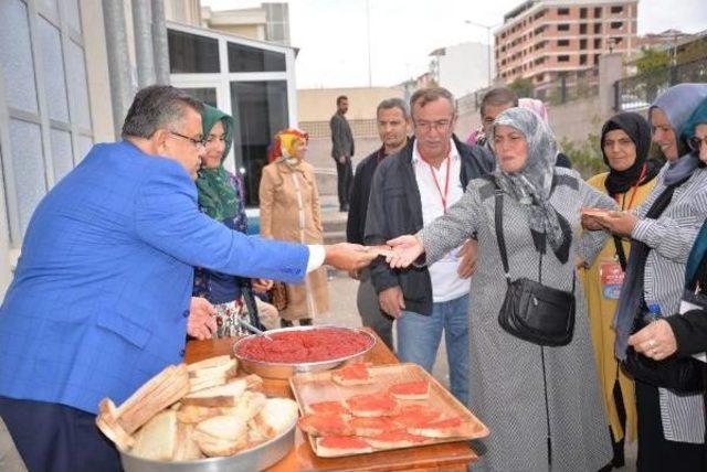 Bilecik te M&uuml;zeye Gelenlere Sal&ccedil;alı Ekmek Ikramı 1