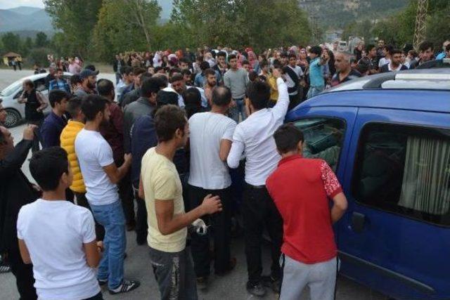 Karabük'te Köylülerden Yol Kapatma Eylemi