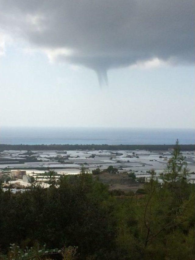 Antalya&rsquo;da Hortum Seraları Yerle Bir Etti 2