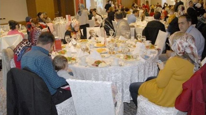 Mutlu Aileler Kahvaltıda Buluştu