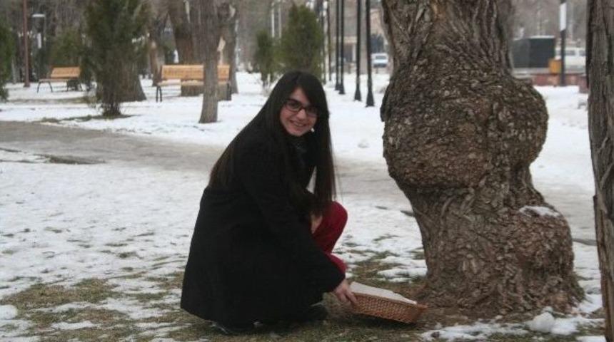 Rana Yeşilyurt Hayvanseverler İ&ccedil;in Meydan Okudu