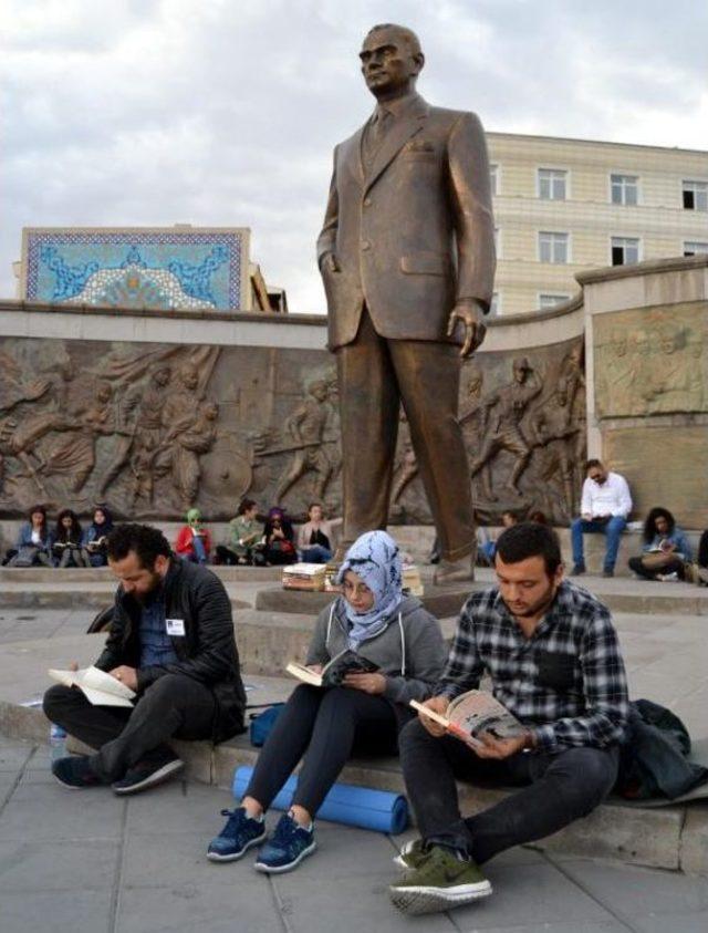 Kayseri'de Kitap Okuma Etkinliği