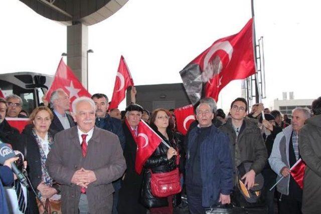 Doğu Perinçek Aihm'deki Dava Için Strazburg'a Gitti