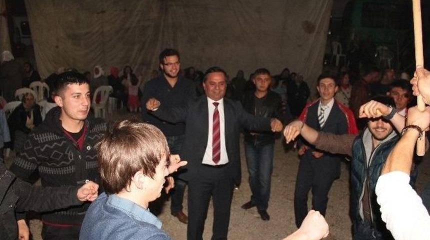 &Ccedil;al Belediye Başkanı Asker Eğlencesine Katıldı