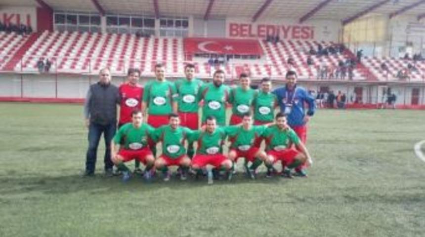 Zorla Kaleye Ge&ccedil;irilen Futbolcu 2 Penaltı Kurtardı