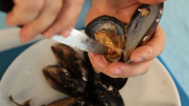 Midye nasıl temizlenir?