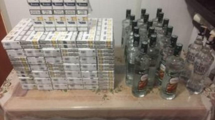 Yolcu Otob&uuml;s&uuml;nde Ka&ccedil;ak İ&ccedil;ki Ve Sigara Ele Ge&ccedil;irildi