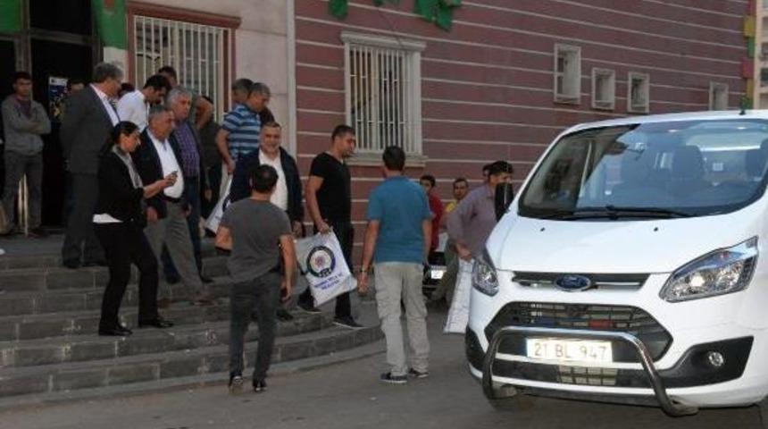 Dbp Binasında Polis Arama Yaptı, &Ccedil;ok Sayıda Materyale El Konuldu