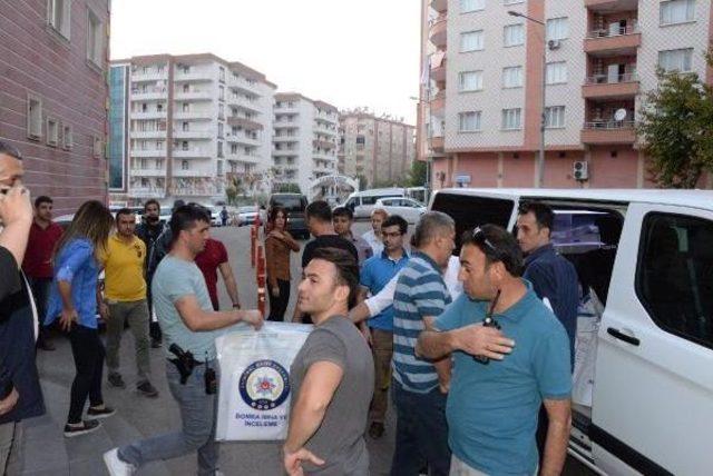 Dbp Binasında Polis Arama Yaptı, Çok Sayıda Materyale El Konuldu