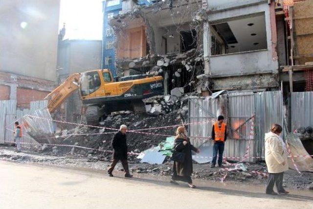 Belediye Meclis &Uuml;yesinin Firmasına Kaldırım Işgali Cezası 3