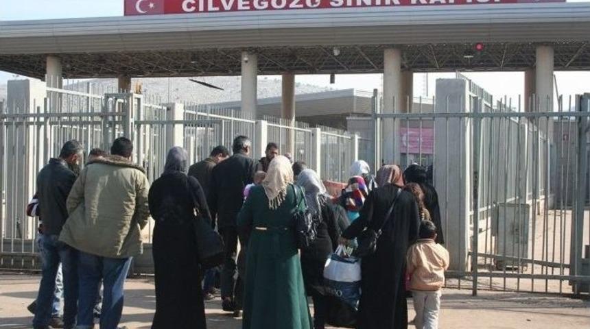 Cilveg&ouml;z&uuml; Sınır Kapısı &Uuml;lkesine D&ouml;nmek İsteyenlere A&ccedil;ıldı