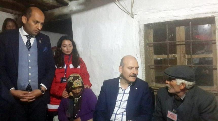 Bakan Soylu&rsquo;dan Şehit Ailesine Ziyaret