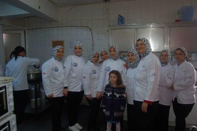 Lapseki’de Aşçı Yardımcısı Kursu Açıldı