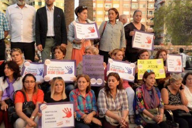 Chp'li Kadınlar Müftülere Nikah Kıyma Yetkisi Verilmesini Protesto Etti