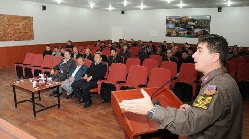 Servis Şof&ouml;rlerine, Uyacakları Kurallar Ve Trafik Eğitimi Verildi