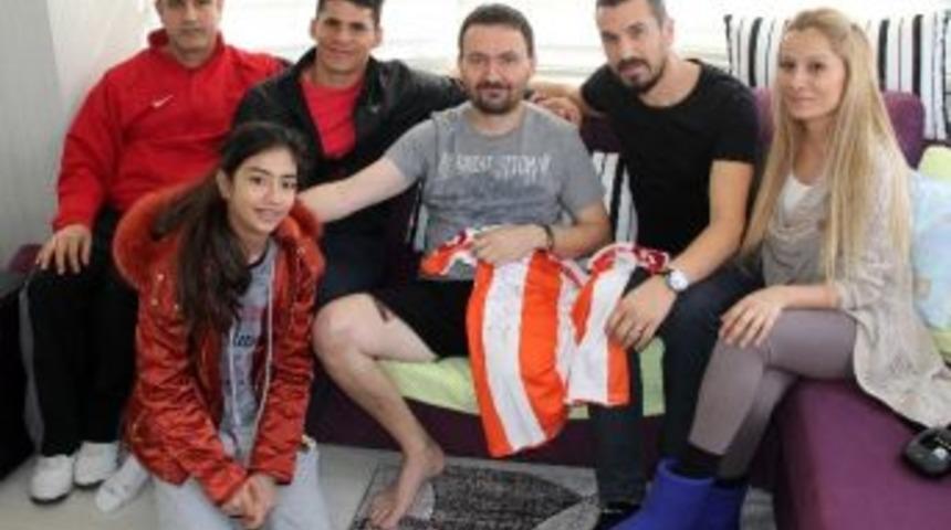 Adanaspor&rsquo;dan Trafik Kazası Ge&ccedil;iren Taraftara Ziyaret