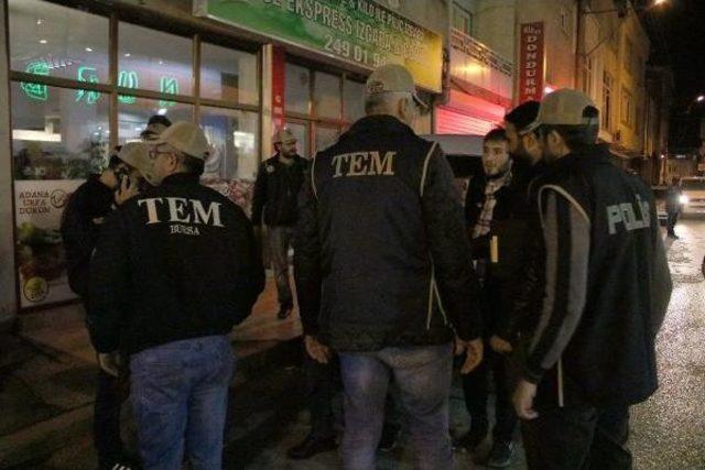 Bursa'da Polis Uygulamasında 3 Kişi Gözaltına Alındı