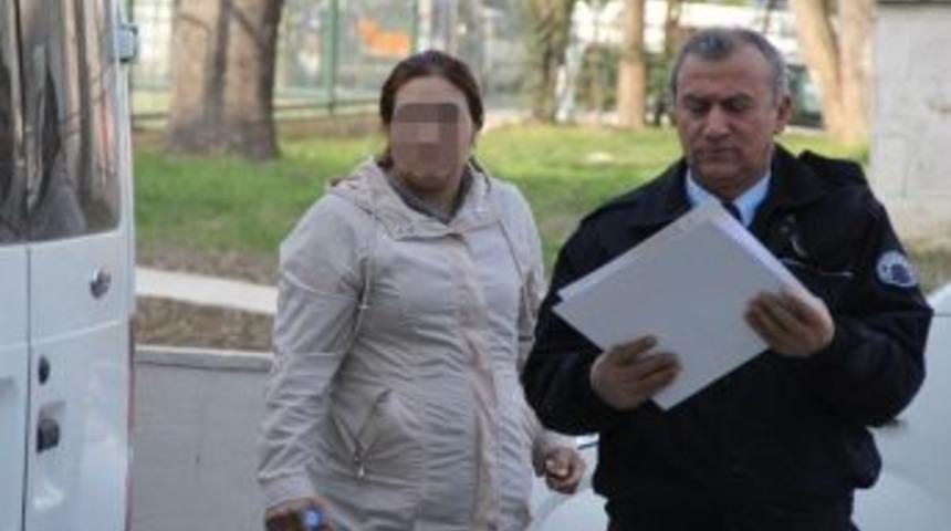 Markette Bulduğu &Ccedil;antayı Alınca G&ouml;zaltına Alındı