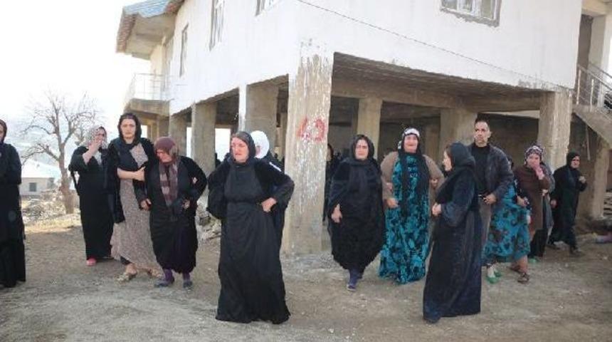 Askerlerin A&ccedil;tığı Ateşle &Ouml;len K&ouml;yl&uuml;n&uuml;n Babası: Askerlerin Arazimize Mevzilenmesini Kabul Etmedik(2)