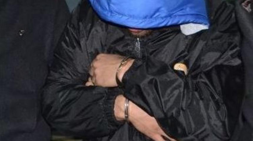 Kuşadası&rsquo;nda Tartıştığı Arkadaşını Bı&ccedil;akla &Ouml;ld&uuml;ren Zanlı Tutuklandı