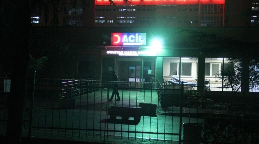 Okmeydanı&rsquo;nda Hasta Karşılama G&ouml;revlisi Hasta Yakını Tarafından Vuruldu