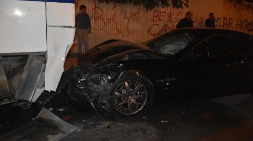 Otomobilin &Ccedil;arptığı Kadın &Ouml;ld&uuml;