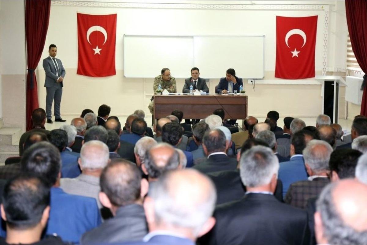 Kaymakam Doğramacı Muhtarlarla Bir Araya Geldi