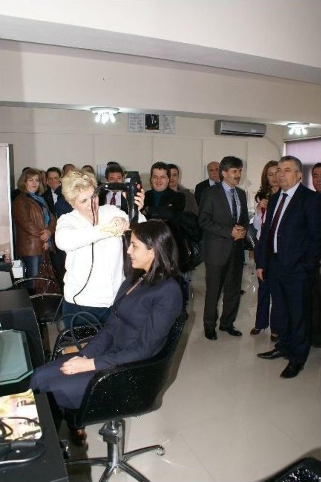 Berber Ve Kuaf&ouml;rlere Sertifika