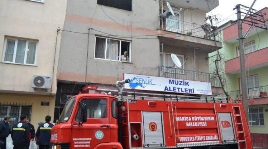 Soba Bomba Gibi Patladı Ev Savaş Alanına D&ouml;nd&uuml;