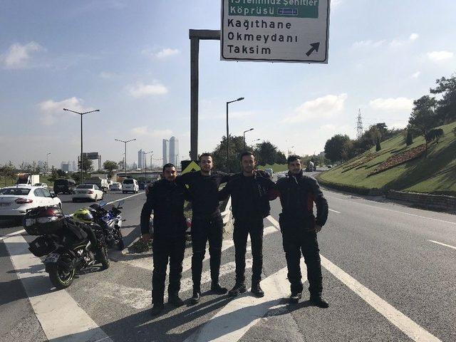 (&ouml;zel Haber) Tem Otoyolu&rsquo;nda Trafiği Tehlikeye Sokup G&ouml;bek Attılar 2