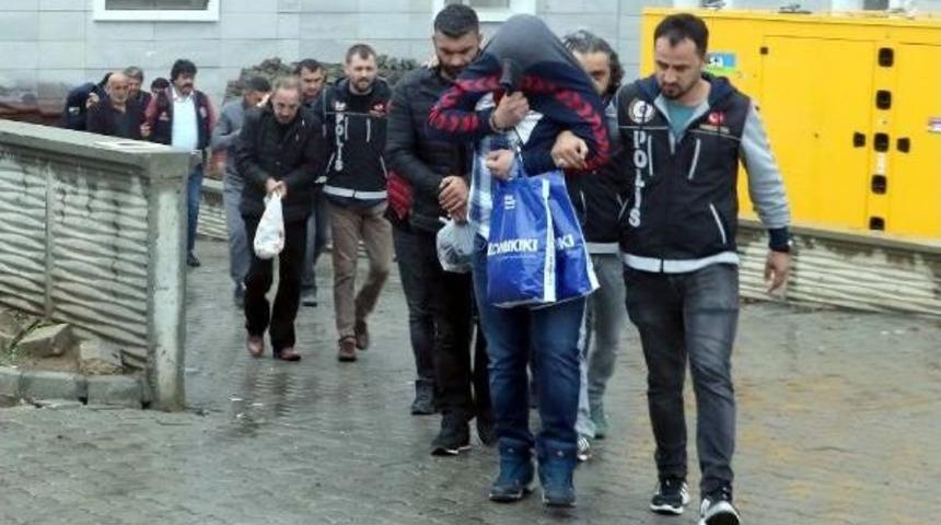 Uyuşturucu Ş&uuml;phelileri Adliyeye Sevk Edildi