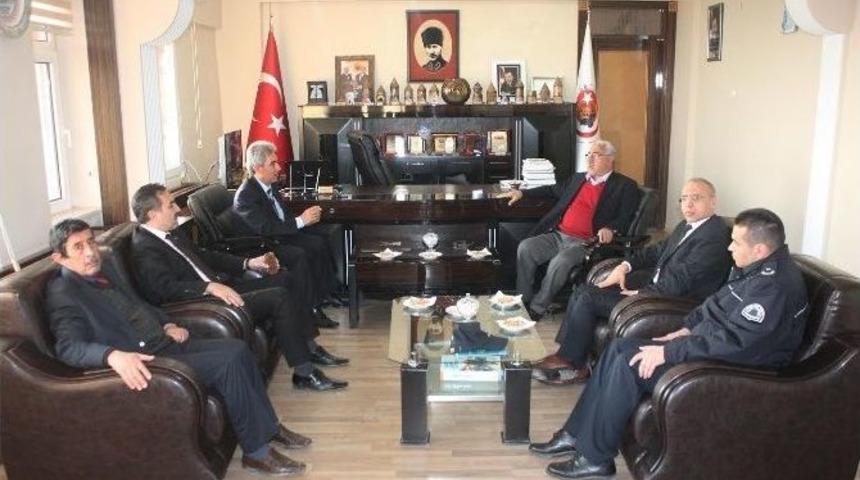 M&uuml;d&uuml;r İşlek&rsquo;ten Başkan &Ccedil;oban&rsquo;a Veda Ziyareti