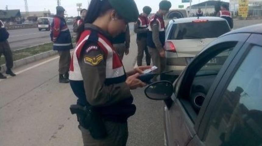 Jandarma&rsquo;nın Yol Kontrolleri G&ouml;z A&ccedil;tırmıyor