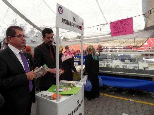 Pazarda Bağımlılıkla Savaş; Uyuşturucu Öldürür, Sebze-Meyve Can Verir 1