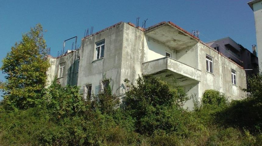 Ak&ccedil;akoca&rsquo;daki Atıl Binası İ&ccedil;in Girişimler Başladı