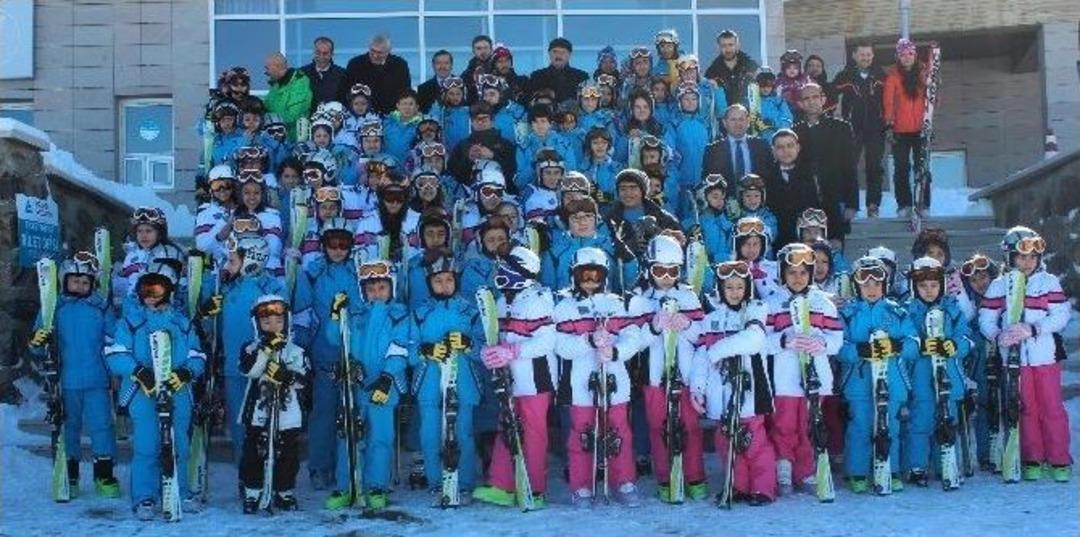 Erzurum B&uuml;y&uuml;kşehir&rsquo;den Karne Hediyesi