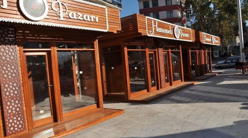 “hanımeli Pazarı” Dükkanları, Sahiplerini Bekliyor