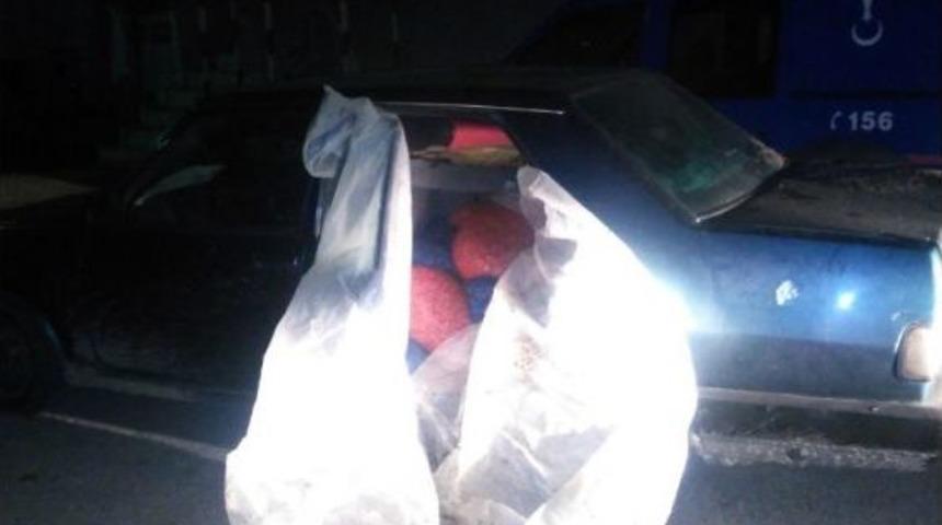 Ara&ccedil;tan Yolcu Yerine Midye &Ccedil;ıktı