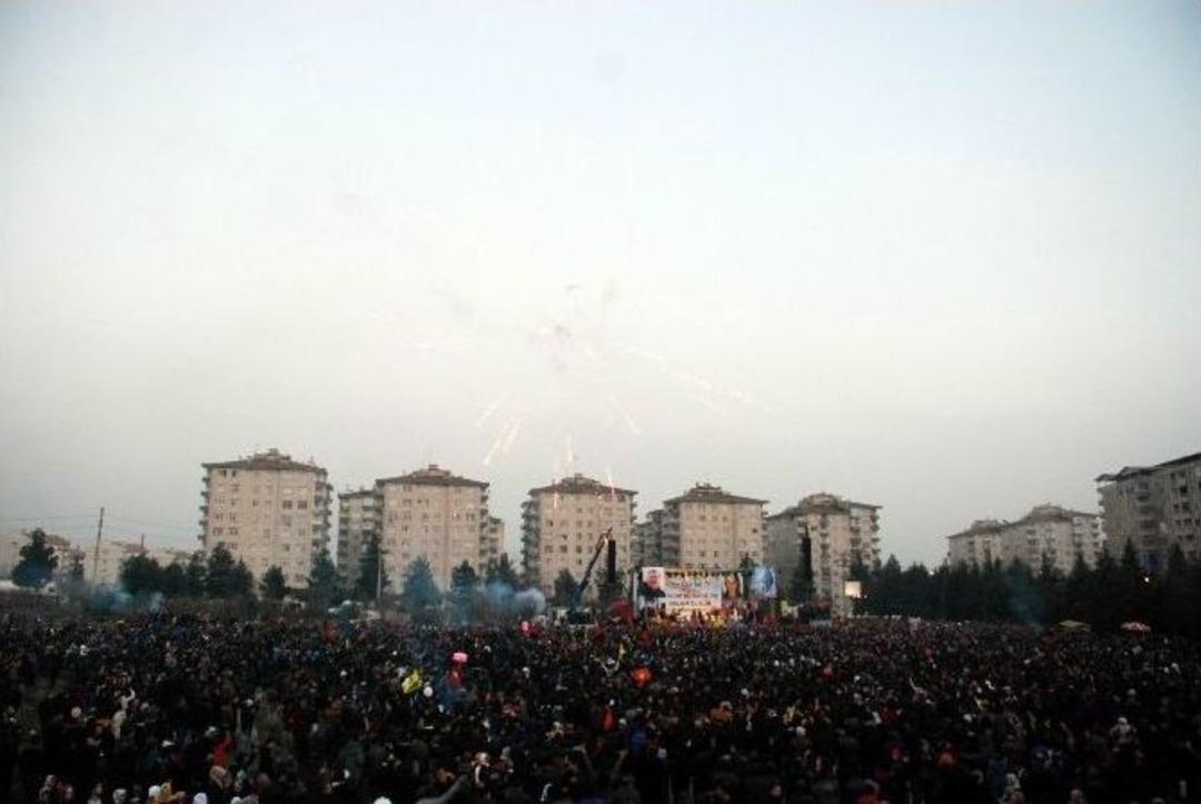 Diyarbakır&rsquo;da Kobani Kutlaması