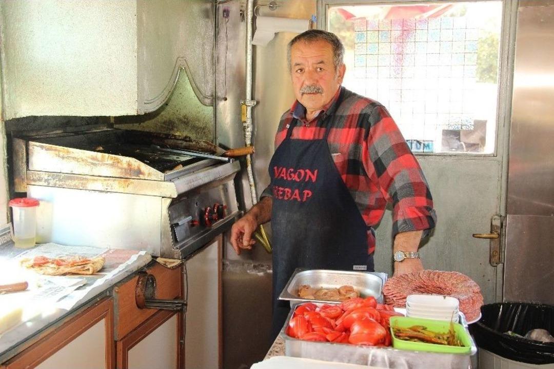 Demiryolları&rsquo;ndan Emekli Oldu, Vagonu Kafeye &Ccedil;evirdi